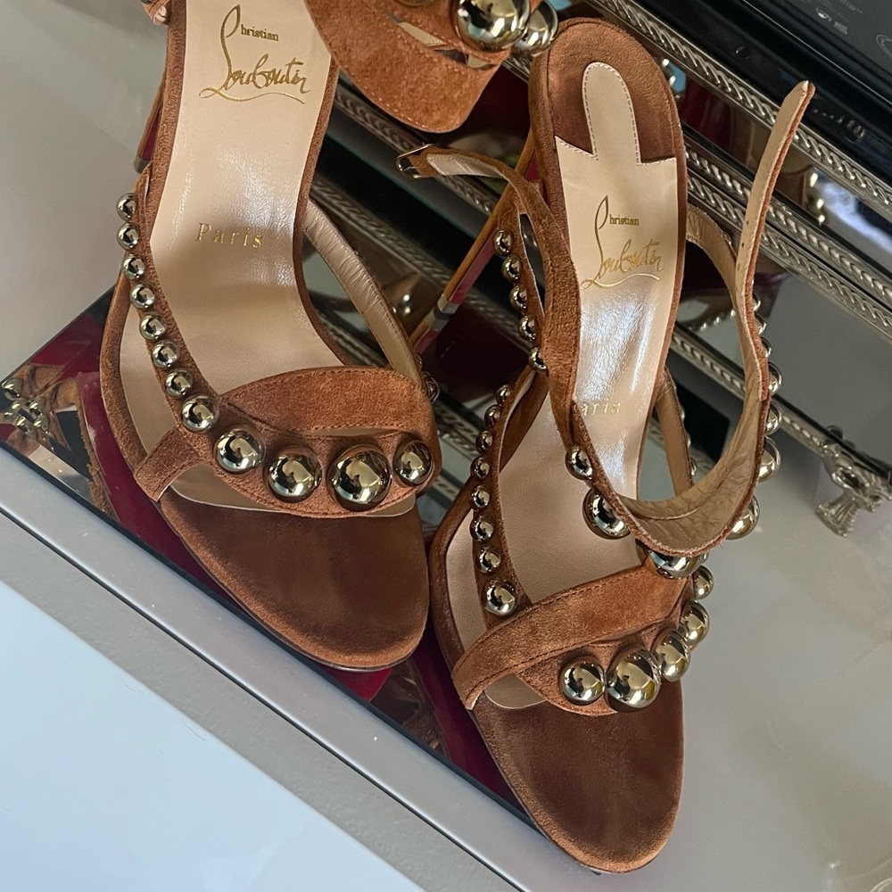 Christian Louboutin Galleria Veau 37.5